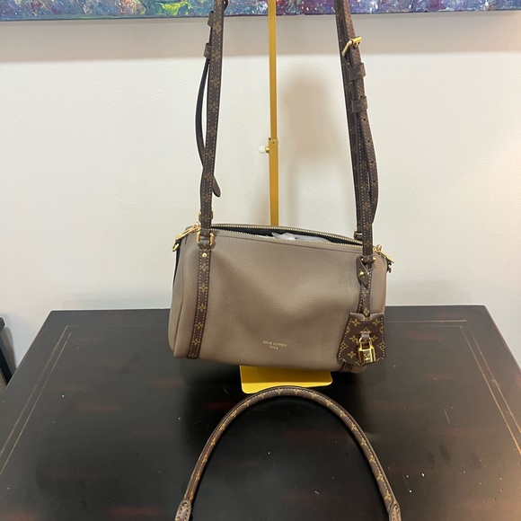 Gorgeous Louis Vuitton Express PM H-27 M26360 brand new in box color smoke - Picture 8 of 11